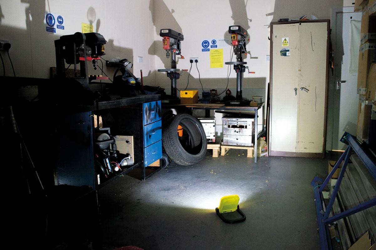 Galaxy 2000 - 2000 Lumens | Portable Rechargeable Work light
