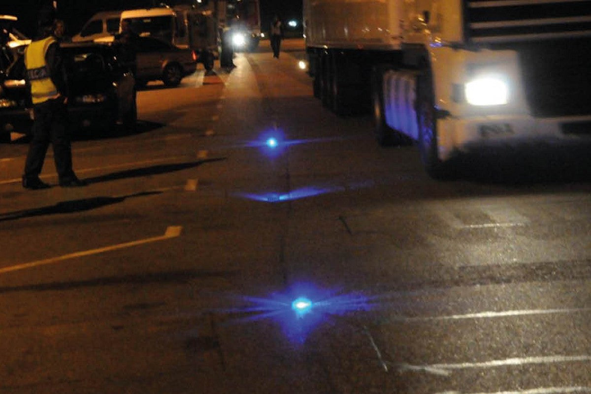 Pulsar Pro Sequential | 360º Illumination | Rechargeable Hazard Warning Light (Set of 5)