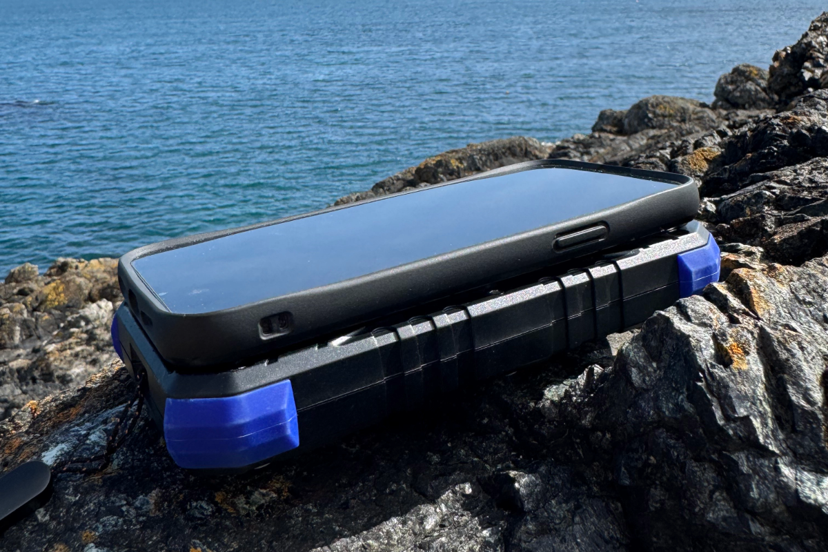 DuraBank 10000 | 10000mAh | Rugged Wireless Charging Power Bank