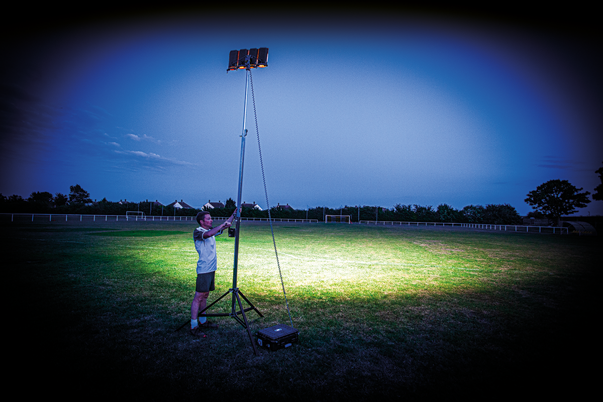 StratoStar X | 120000 Lumens | 30Ah | Rechargeable Tower Floodlight